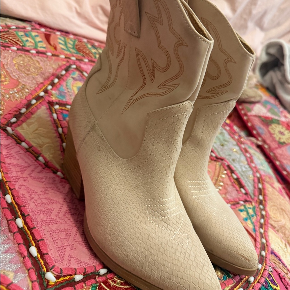 Soda Cream Western Ankle Booties